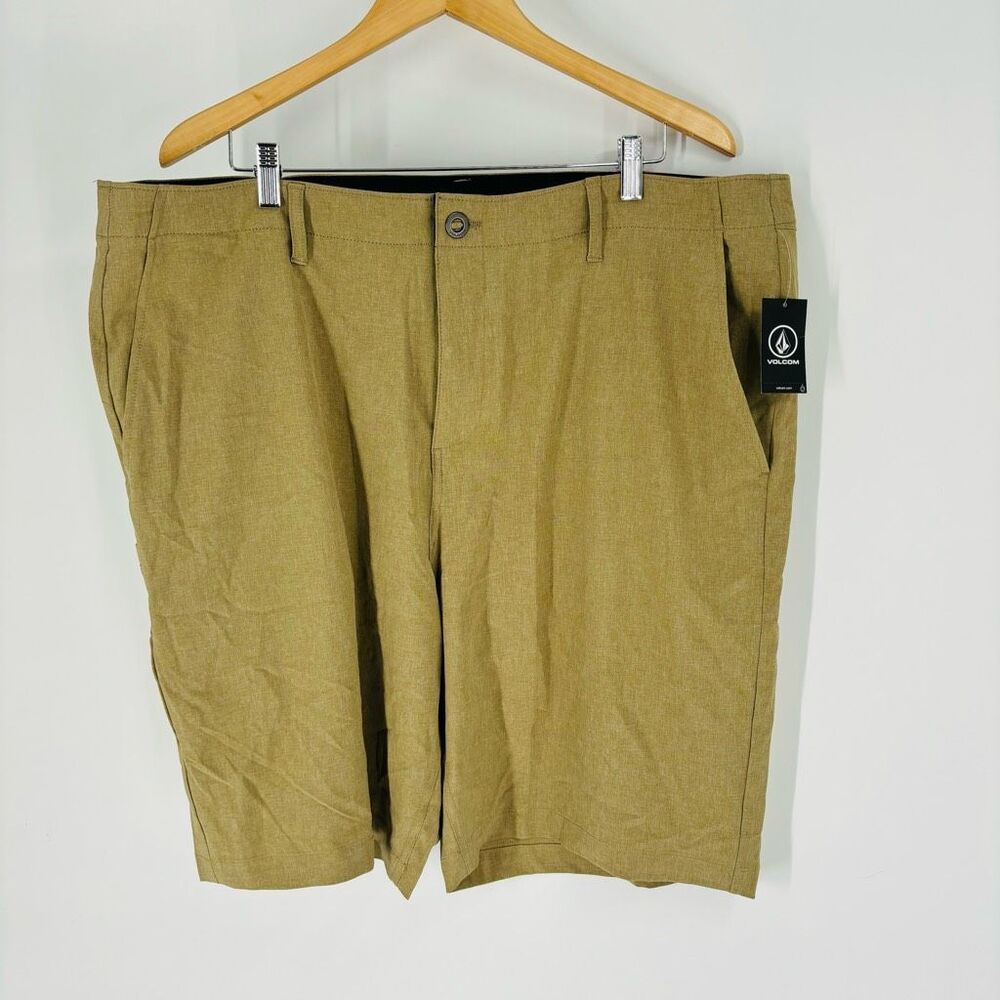 NWT Volcom Shorts Flat Front Kerosene Hybrid Yellow Polyester Blend Mens Size 42